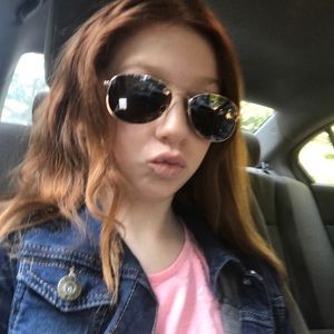 Meet your Posher, Alaina